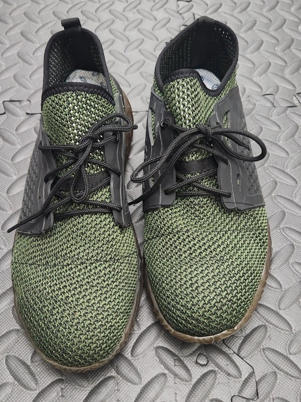 Men's Lightweight Knit Lace-Up Sneakers in Olive Green